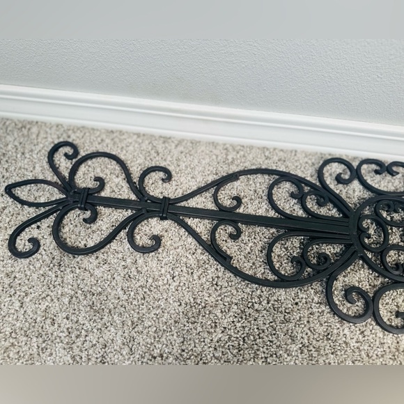 Beautiful Wrought Iron Metal Wall Decor Shabby Chic Home Drapery Crown LARGE - Picture 4 of 6